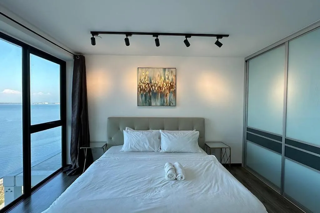 Seaview Premium Duplex In Gurney With Wifi & Full Kitchen 12B Lejlighed George Town